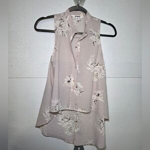 BB Dakota Dusty Blush Floral Sleeveless High-Low Button Shirt